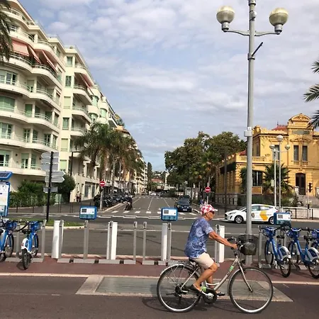 Promenade Des 20 Mètres *